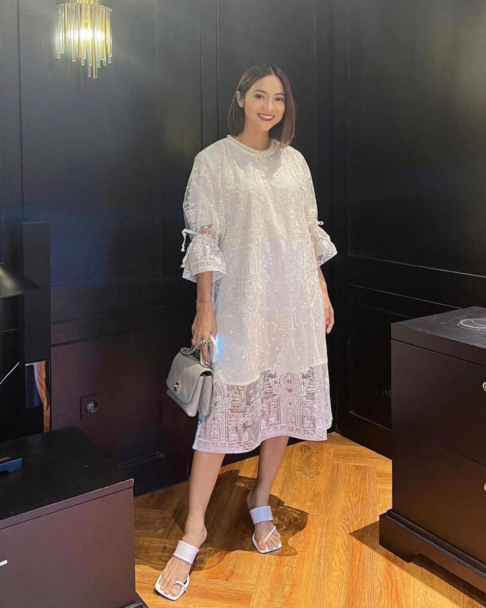koleksi dress ala Rini Yulianti (instagram.com/riniyulianti)