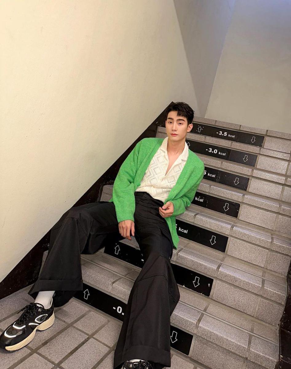 outfit kue ala Jiratchapong Srisang (instagram.com/fforce_)