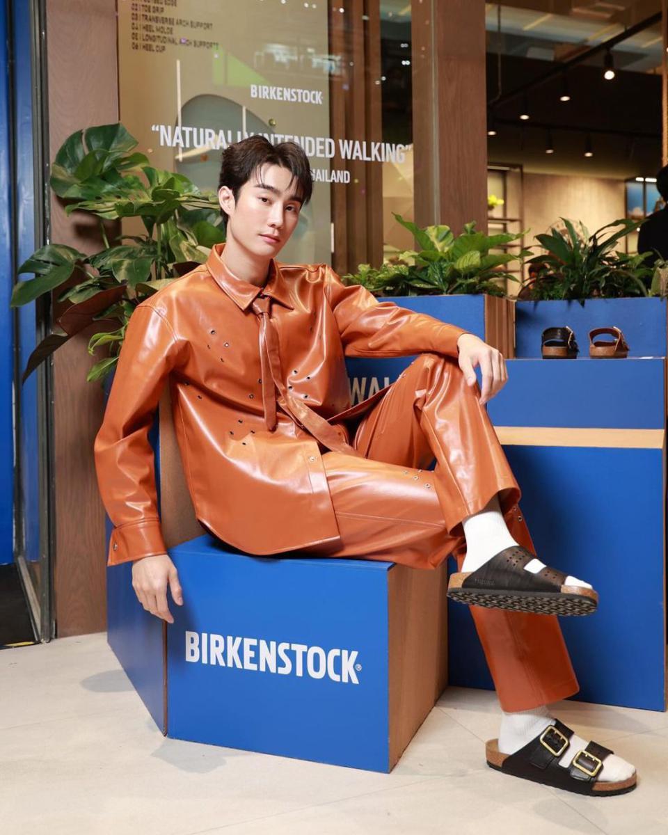 outfit kue ala Jiratchapong Srisang (instagram.com/fforce_)