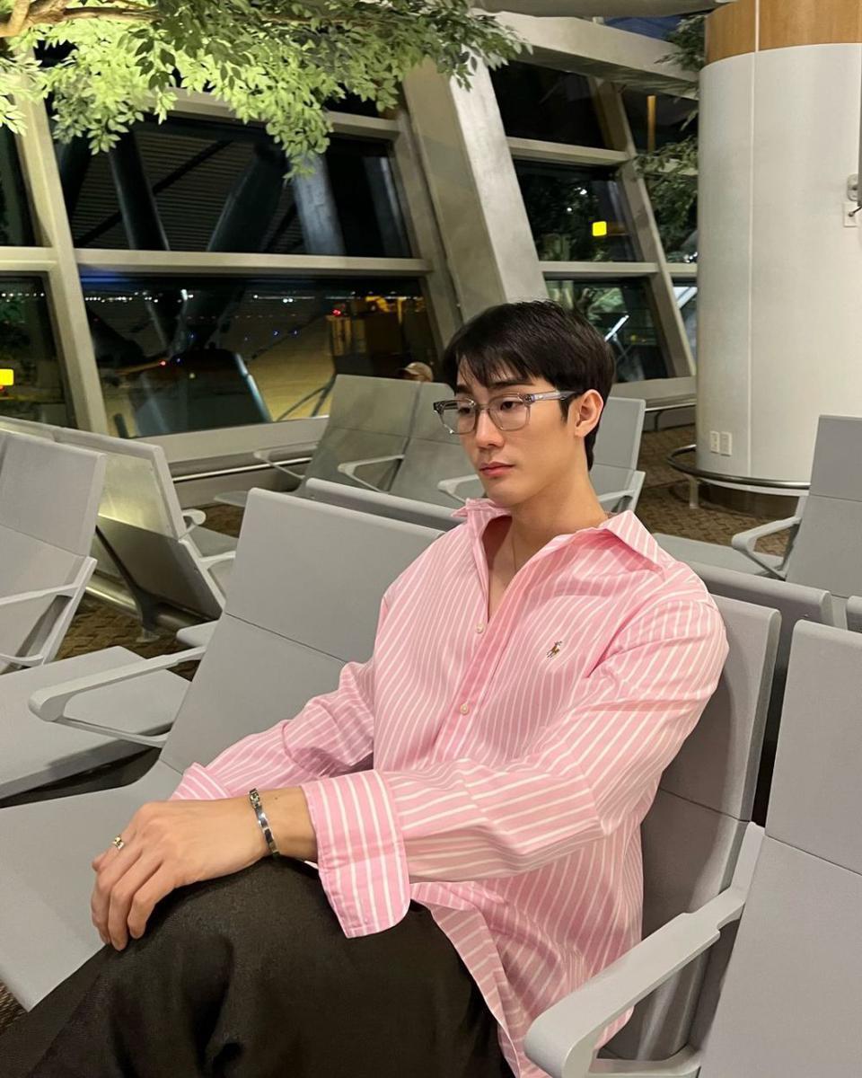 outfit kue ala Jiratchapong Srisang (instagram.com/fforce_)