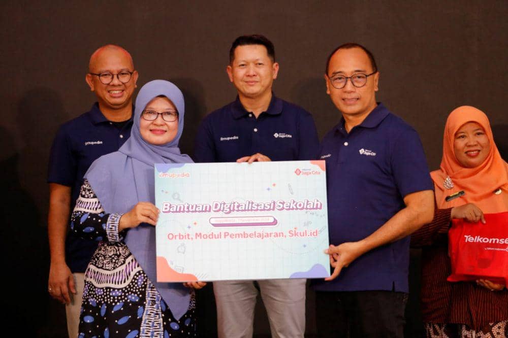 Telkomsel Jaga Cita payung program CSR dirancang untuk memperkuat kompetensi di dunia pendidikan, mulai dari kepala sekolah, guru, siswa hingga orang tua siswa. (Dok. Telkomsel.