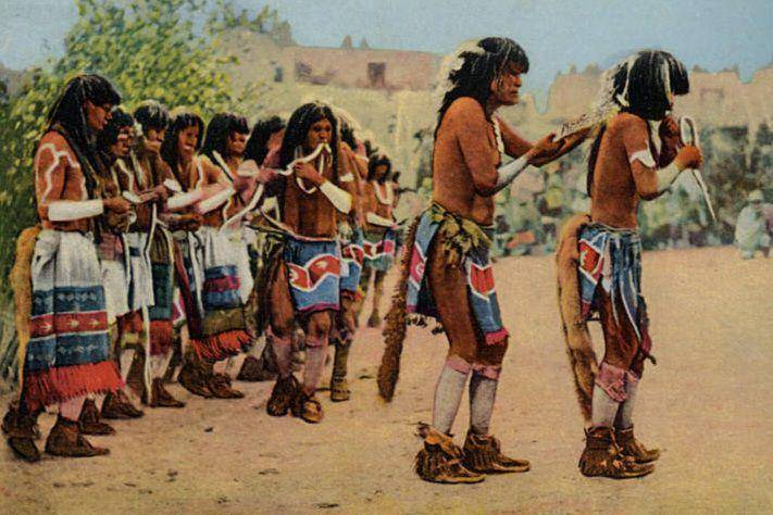 Tari Ular Hopi, Arizona, Detroit (commons.wikimedia.org/Publishing Company Collection/Fred Harvey)
