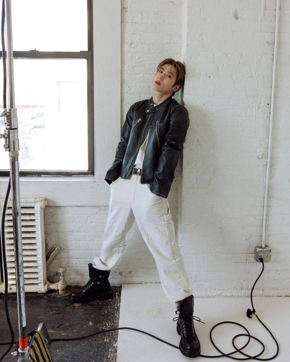 gaya layering outfit ala Jaehyun NCT (instagram.com/_jeongjaehyun)