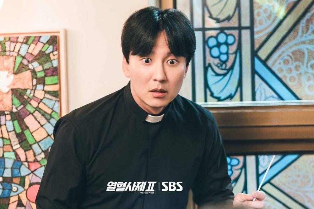 Still cut drama Korea The Fiery Priest 2 (Instagram.com/sbsdrama.official)