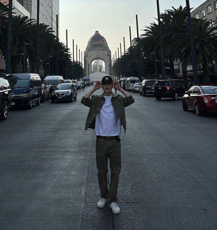 gaya layering outfit ala Jaehyun NCT (instagram.com/_jeongjaehyun)