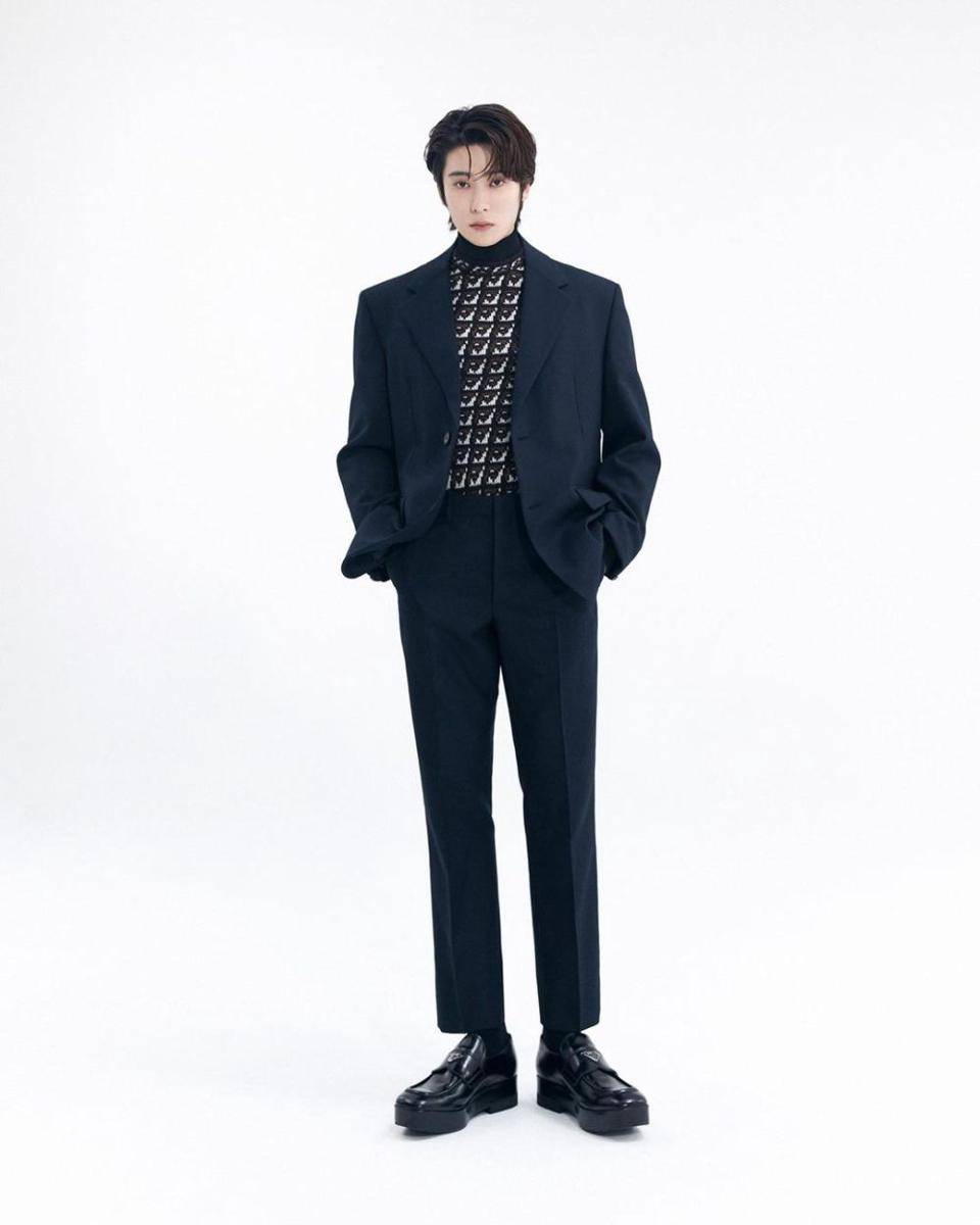 gaya layering outfit ala Jaehyun NCT (instagram.com/_jeongjaehyun)