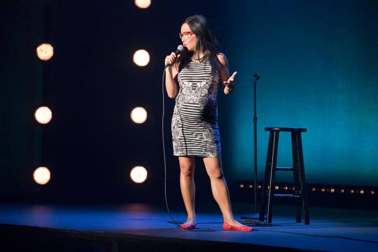 7 Rekomendasi Stand Up Comedy di Netflix, Dijamin Ketawa! | IDN Times
