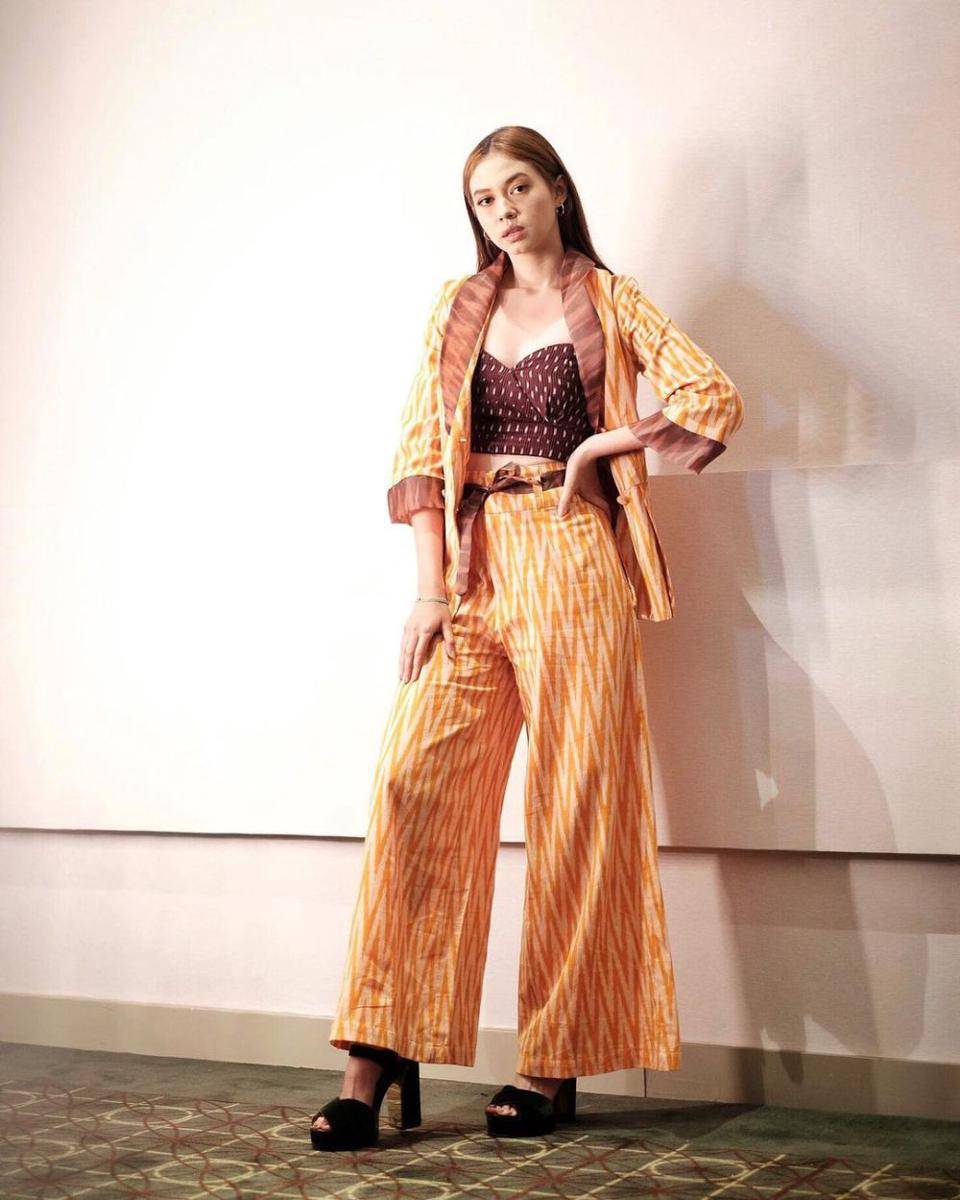 ide style etnik untuk berbagai acara ala Yuki Kato (instagram.com/yukikt)