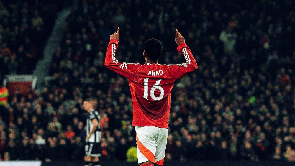 Amad Diallo merayakan gol ke gawang PAOK Salonika di Liga Europa 2024/2025. (manutd.com)