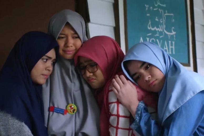 cuplikan film Cahaya Cinta Pesantren (dok. Fullframe Pictures/Cahaya Cinta Pesantren)