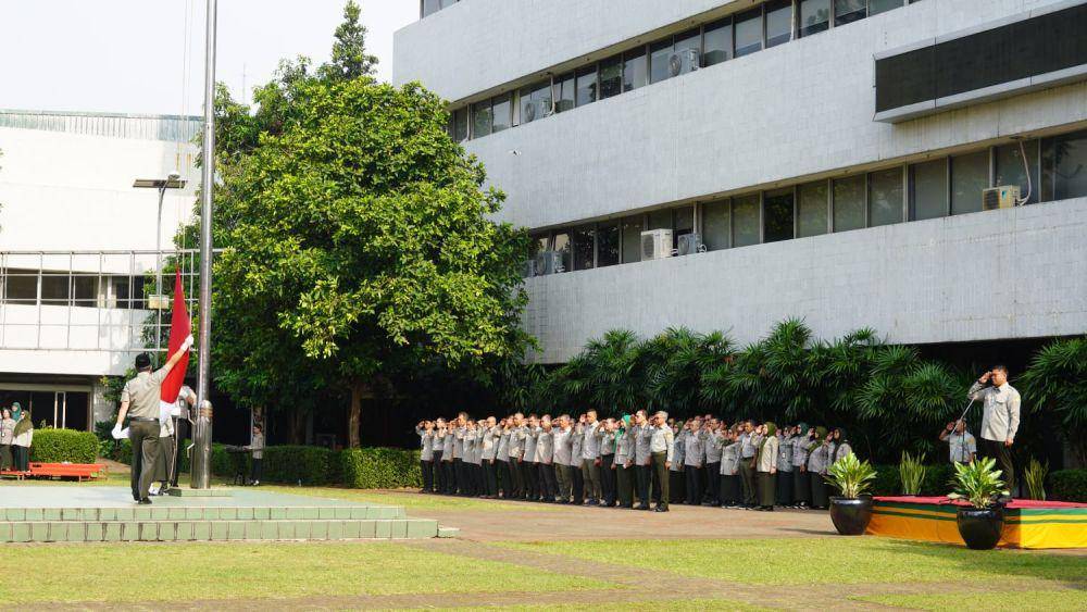 Dalam rangka memperingati Hari Pahlawan, Wakil Menteri Pertanian (Wamentan) Sudaryono menggelorakan semangat juang para pahlawan dengan mengajak seluruh jajaran pegawai Kementerian Pertanian (Kementan) untuk terus bekerja keras dalam mewujudkan swasembada pangan. (Dok. Kementan)