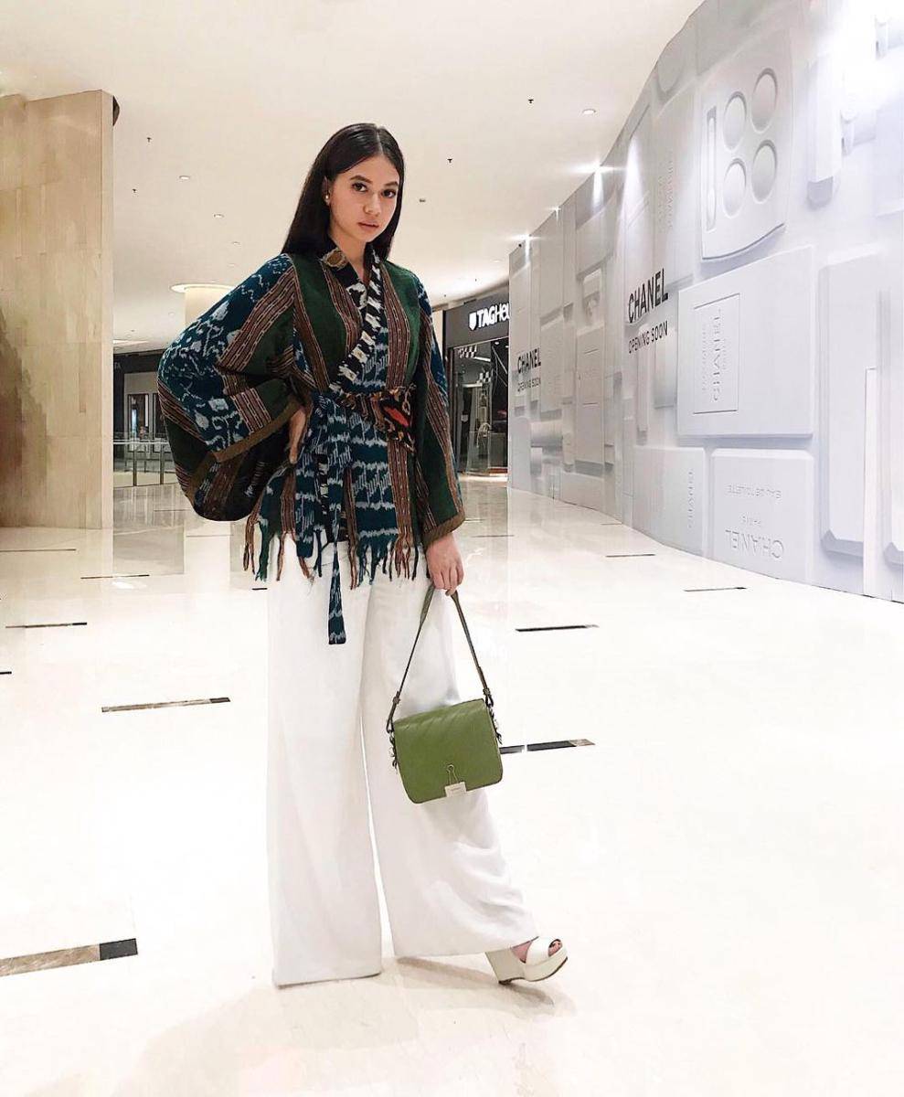 ide style etnik untuk berbagai acara ala Yuki Kato (instagram.com/yukikt)