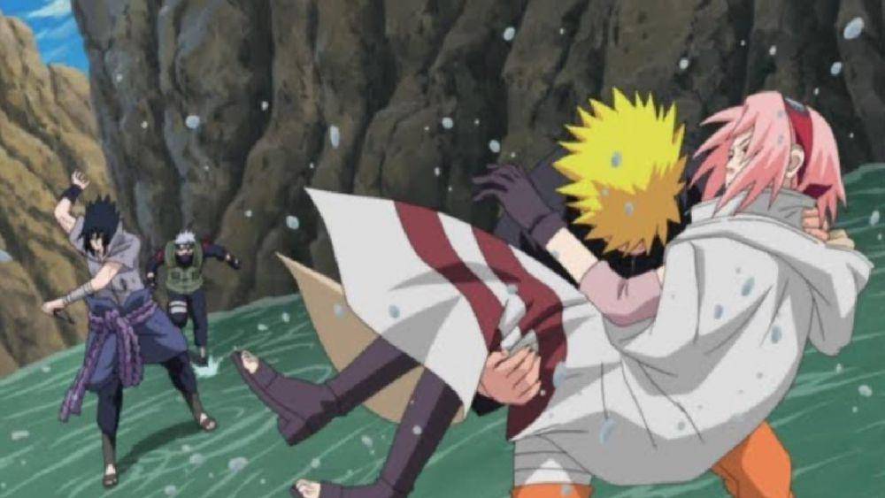 Naruto menyelamatkan Sakura dari Sakuke yang mencoba membunuhnya. (dok. Pierrot/Naruto: Shippuden)