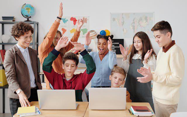6 Tips Mendidik Gen Alpha Menjadi Generasi Digital yang Berprestasi