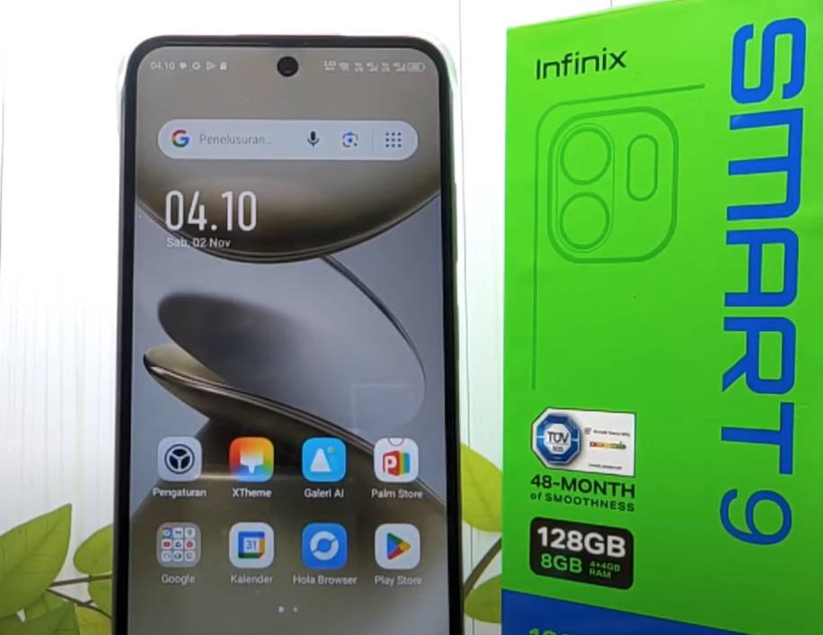 Tampilan HP Infinix dan kelengkapan kardus (youtube.com/Lam Alif)