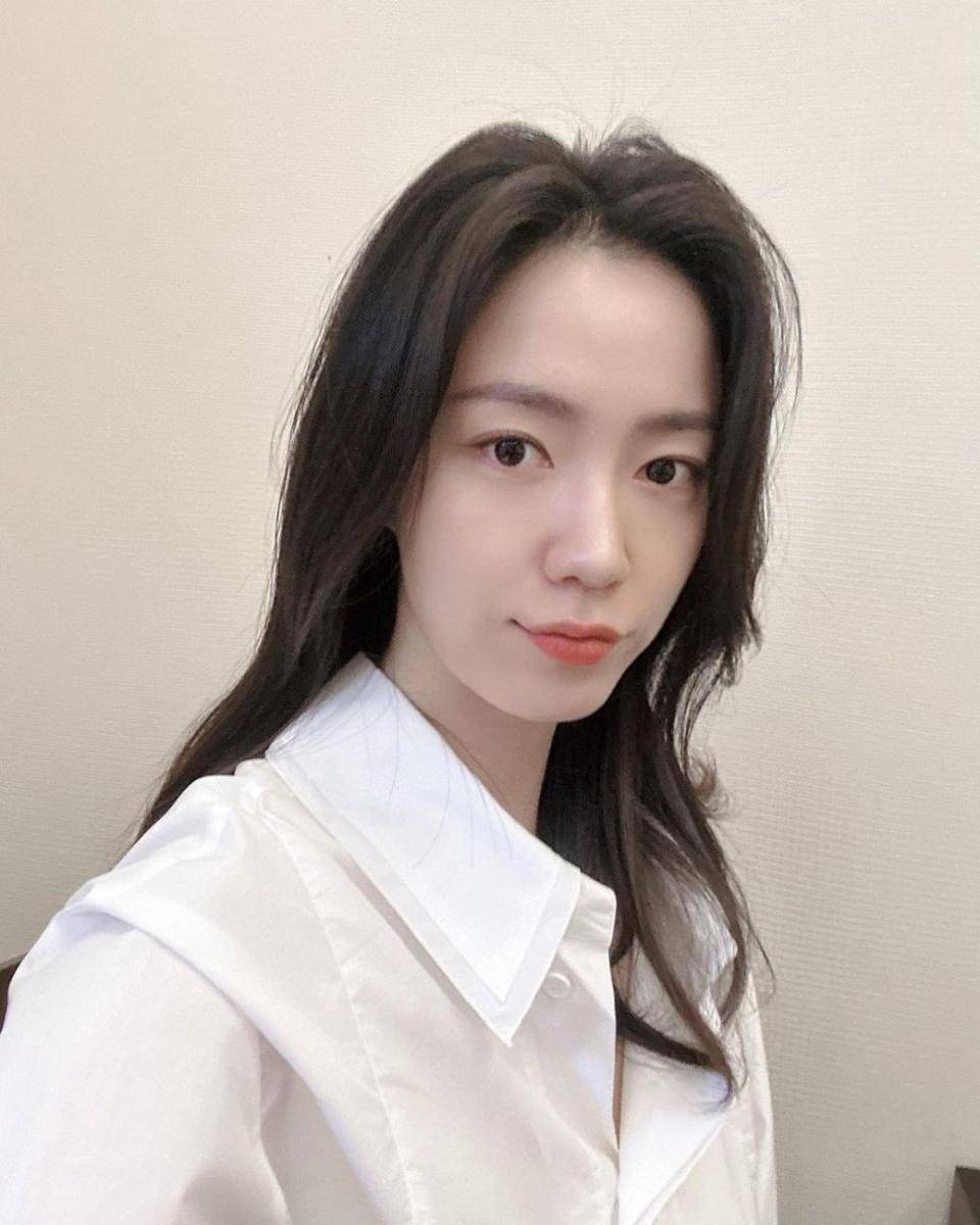 Ryu Hwayoung (instagram.com/hwayoung_ryu_93)