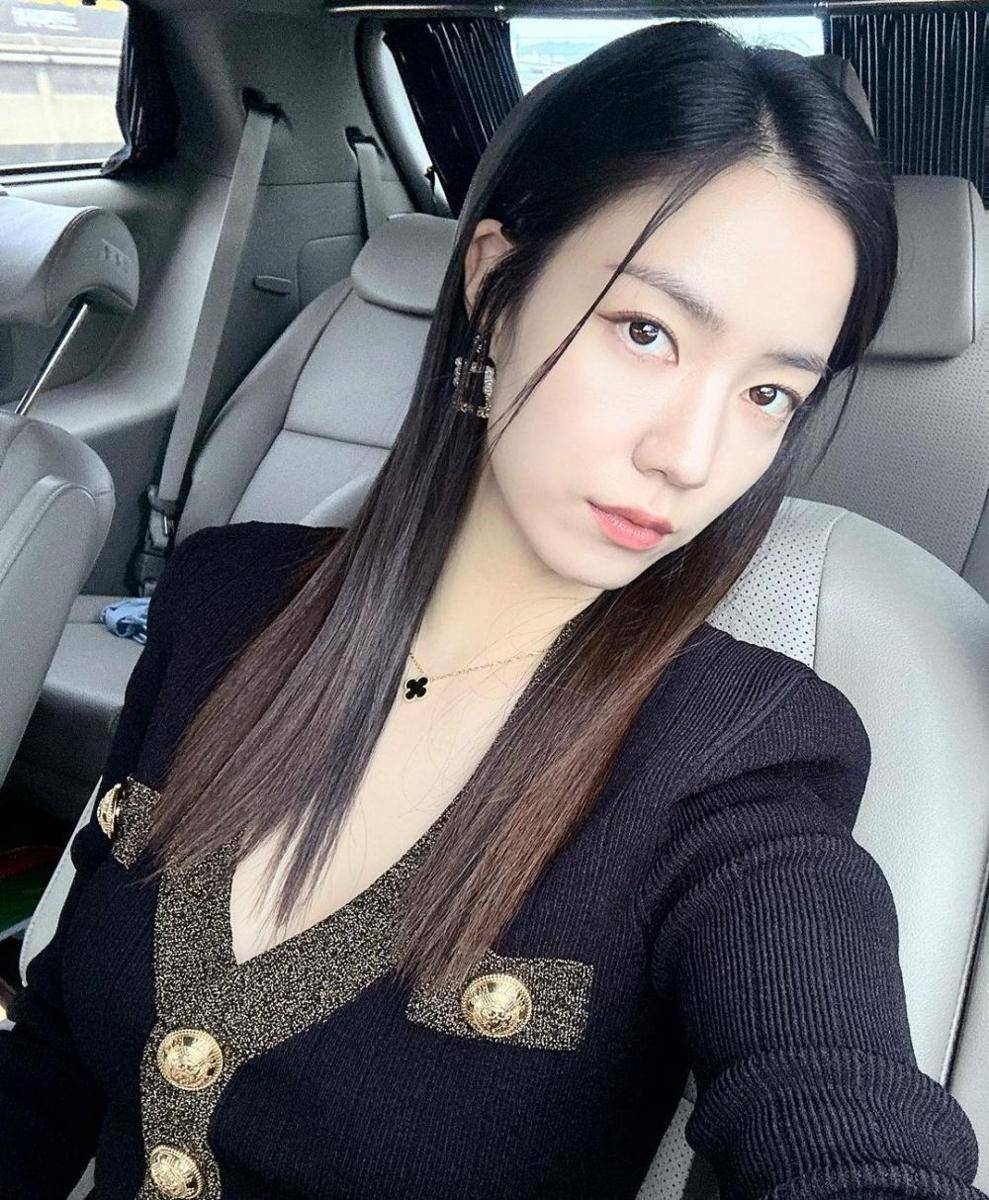 Ryu Hwayoung (instagram.com/hwayoung_ryu_93)