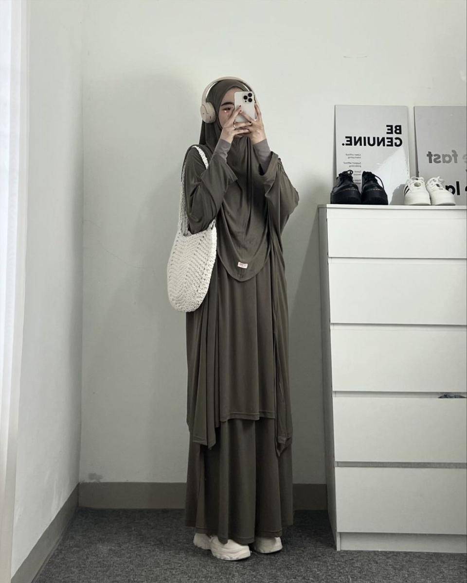 Potret Abaya Simpel (Instagram.com/Yennisun)
