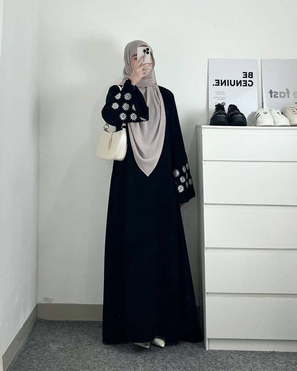 potret abaya (Instagram.com/yennisun)