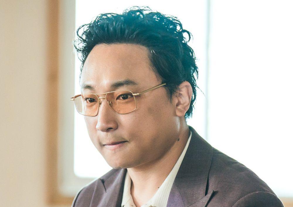 8 Momen Keberuntungan Bos Park di The Fiery Priest 2
