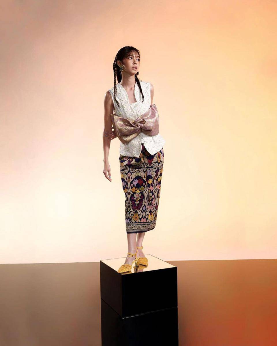 ide style etnik untuk berbagai acara ala Yuki Kato (instagram.com/yukikt)
