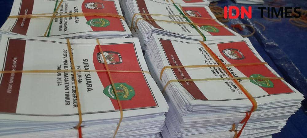 Tumpukan surat suara di gudang logistik KPU Balikpapan. (IDN Times/Erik Alfian)