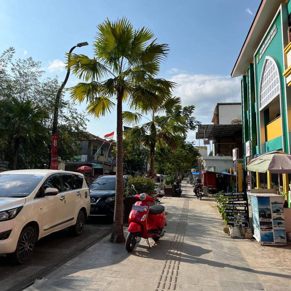 Potret kendaraan bermotor di Labuan Bajo (IDN Times/Dewi Suci Rahayu)