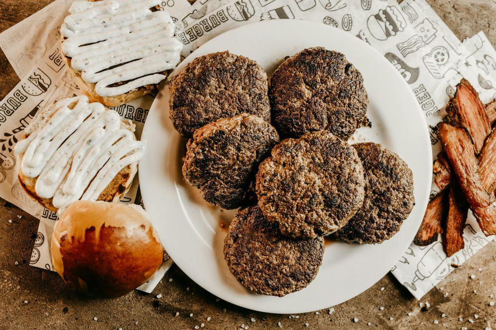 4 Tips Memasak Patty Sapi agar Juicy, Menggugah Selera!
