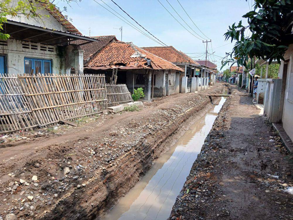 Jalan Syekh Datul Kahfi, Kecamatan Plered, Kabupaten Cirebon (IDN Times/Hakim Baihaqi)
