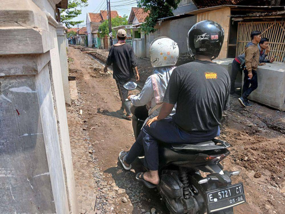 Jalan Syekh Datul Kahfi, Kecamatan Plered, Kabupaten Cirebon (IDN Times/Hakim Baihaqi)