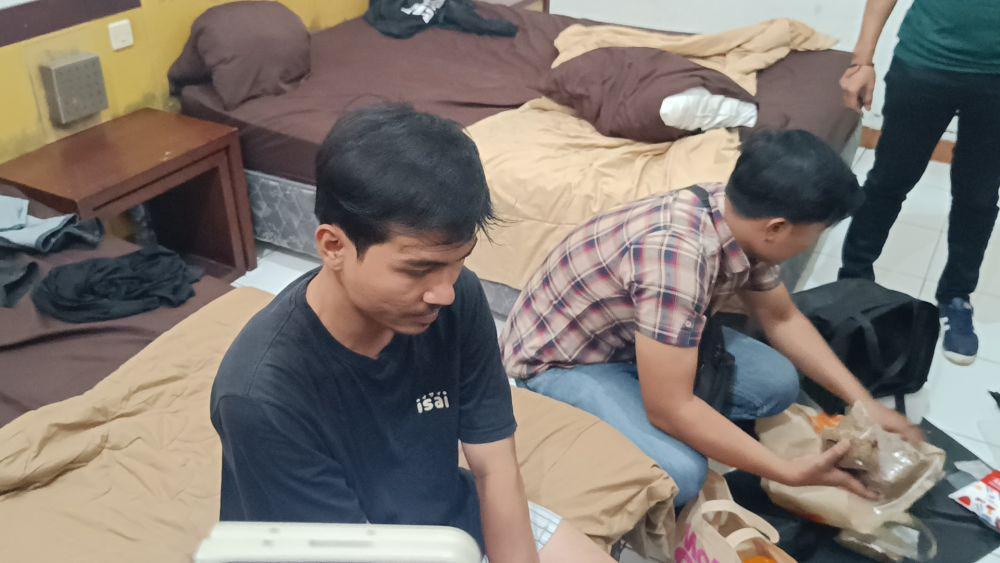 Polisi Gerebek Pembuat Ganja Sintesis di Kota Bandung