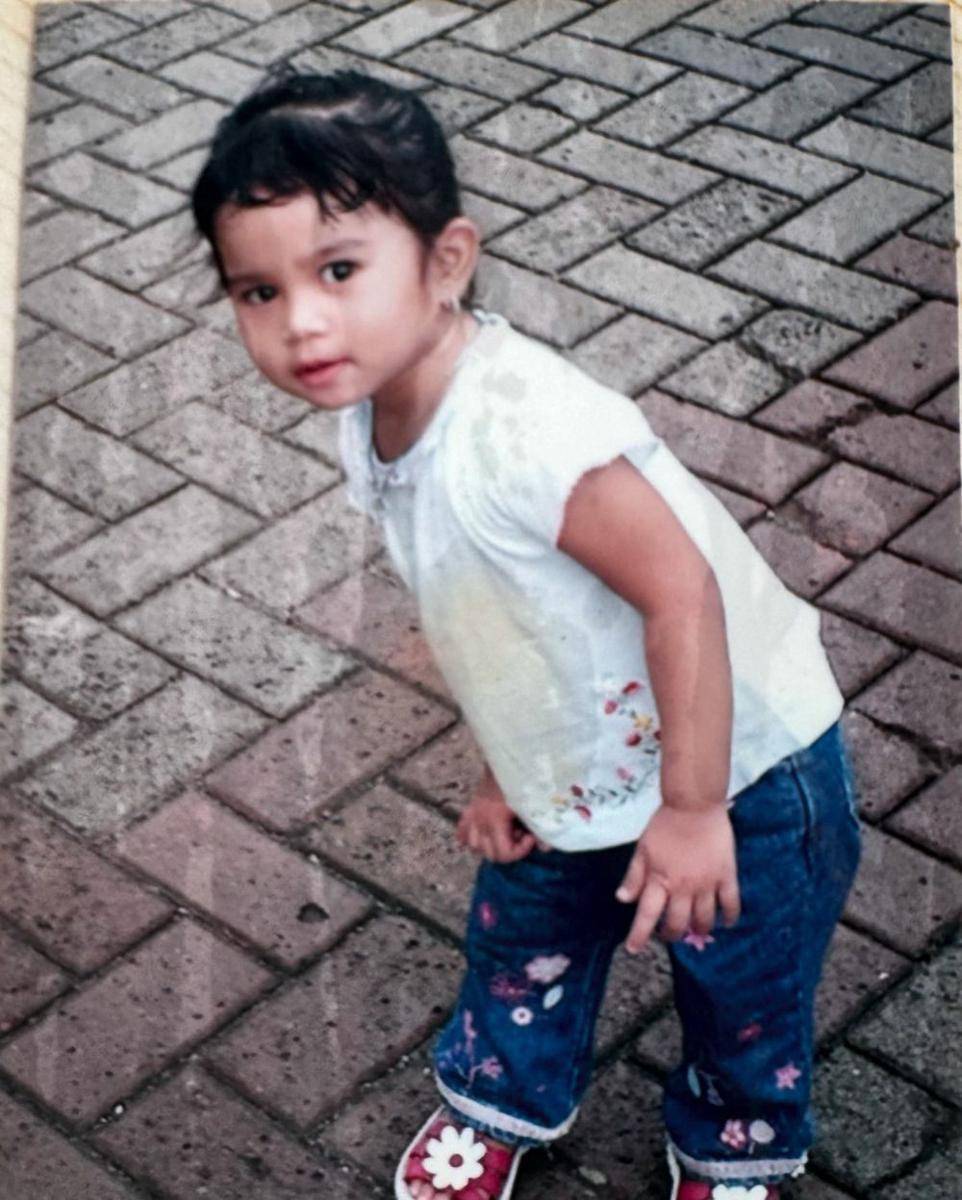 potret masa kecil Azizah Salsha (instagram.com/azizahsalsha_)