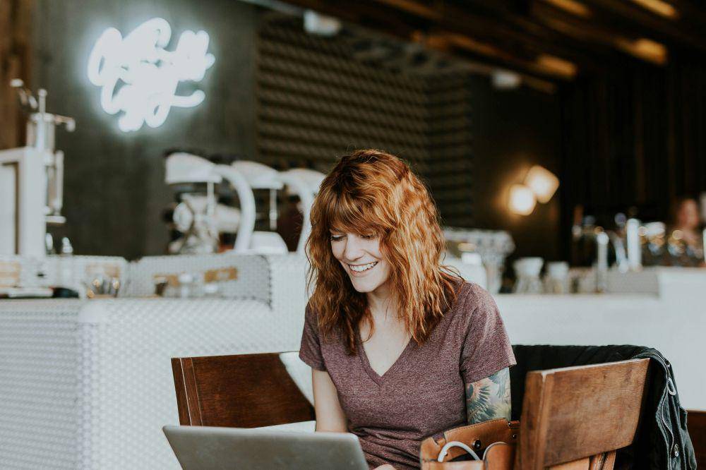 ilustrasi orang bekerja (unsplash.com/Brooke Cagle)