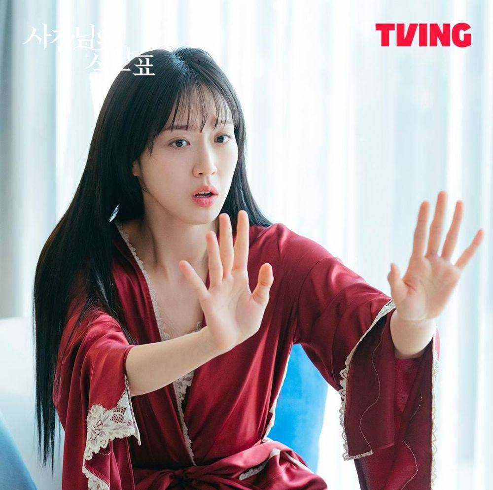 Han Ji Hyun di drama Spice Up Our Love (instagram.com/tving.official)