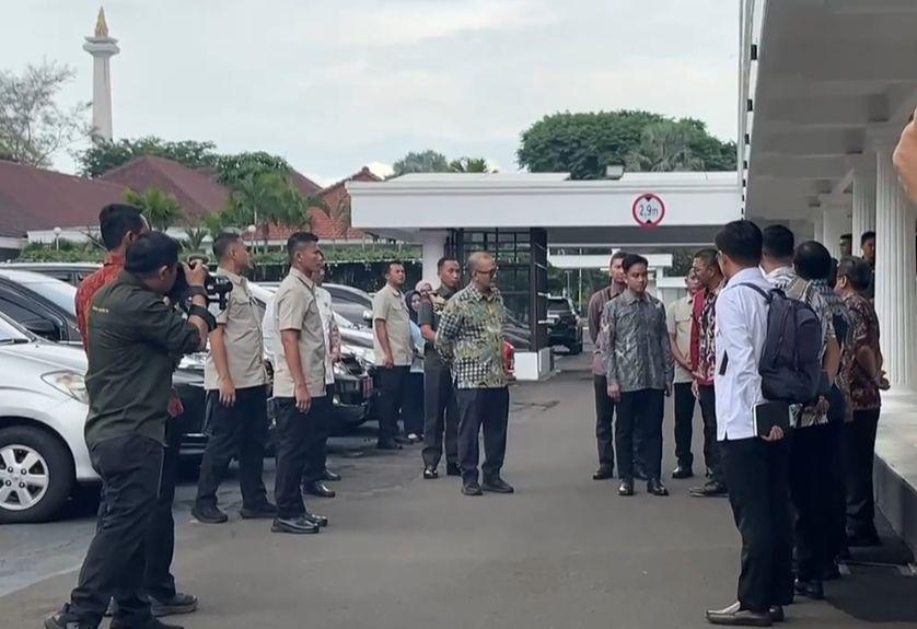 Warga Bogor Ngadu ke Gibran di Istana Wakil Presiden Tak Dapat Bansos