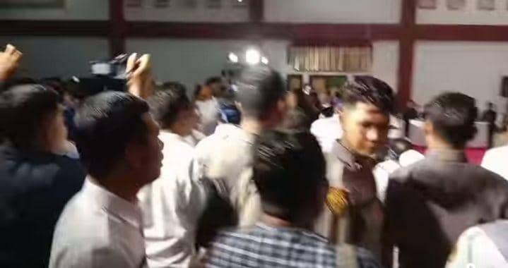 Tangkapan layar saat kericuhan berlangsung di debat perdana Pilbup Dompu (Dok/Istimewa)