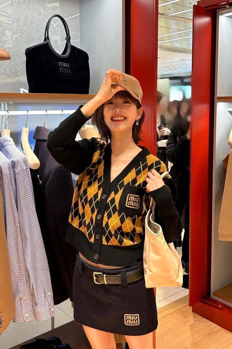 ide outfit Lee Yoo Mi (instagram.com/leeyoum262)