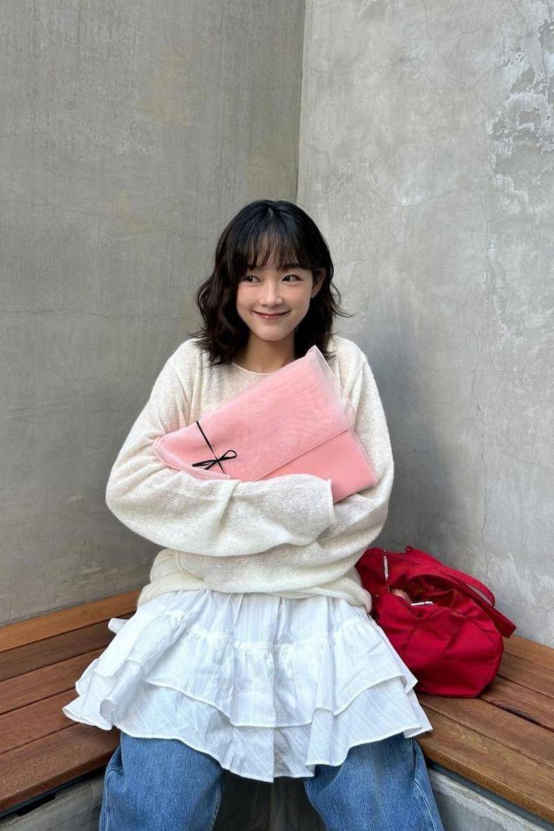 ide outfit Lee Yoo Mi (instagram.com/leeyoum262)