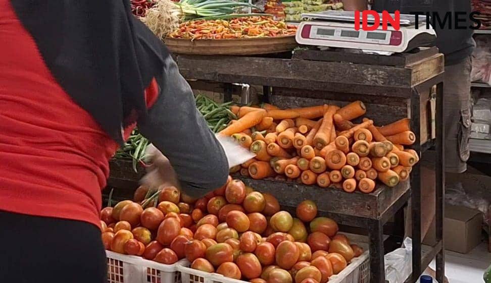 Harga Tomat di Pasar Besar Ngawi Tembus Rp17 Ribu per Kilogram