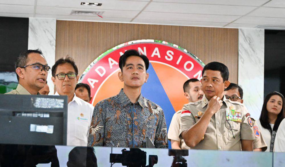 Wakil Presiden (Wapres) Gibran Rakabuming memimpin rapat koordinasi di Kantor BNPB/Don Setwapres