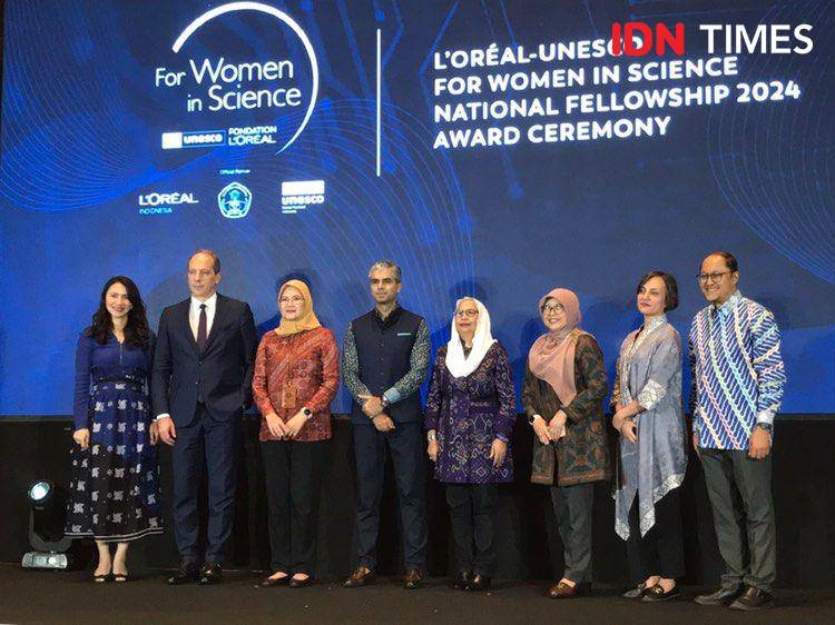 Para pembicara dalam Penghargaan L’Oréal-UNESCO For Women in Science 2024. 11 November 2024. (IDN Times/Hani Safanja)