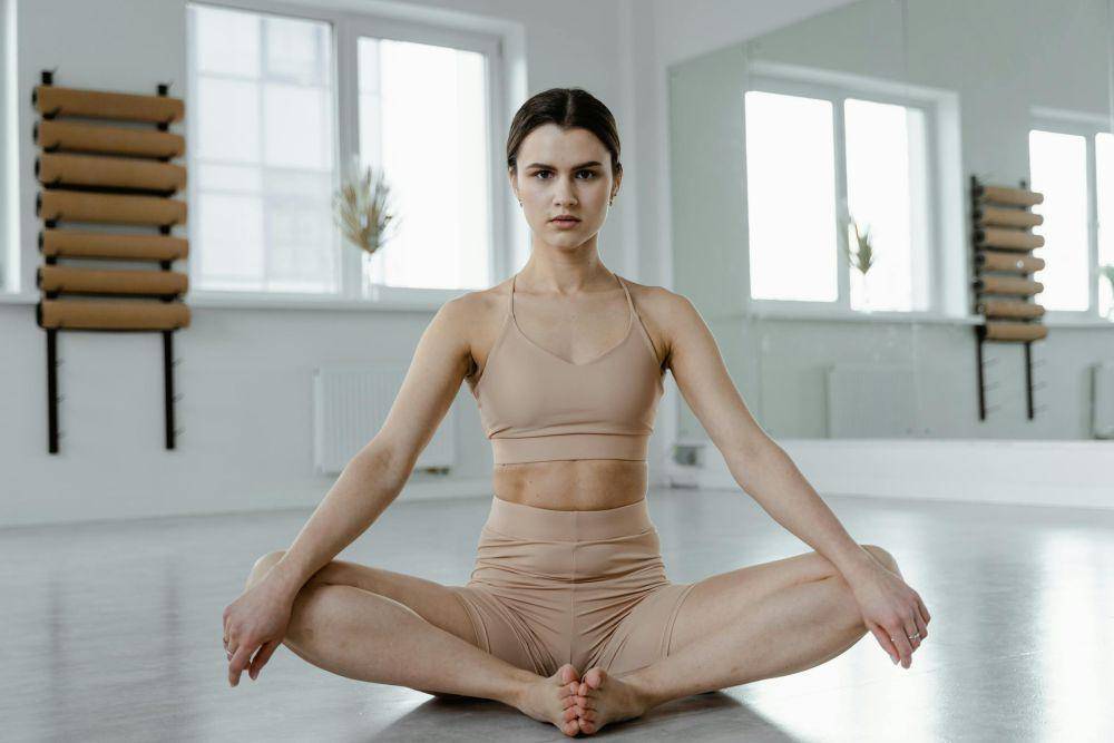 Yoga (pexels.com/MART PRODUCTION)
