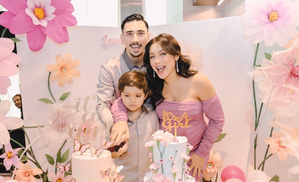 7 Dekorasi Baby Shower Kehamilan Ketiga Jessica Iskandar, Serba Pink!