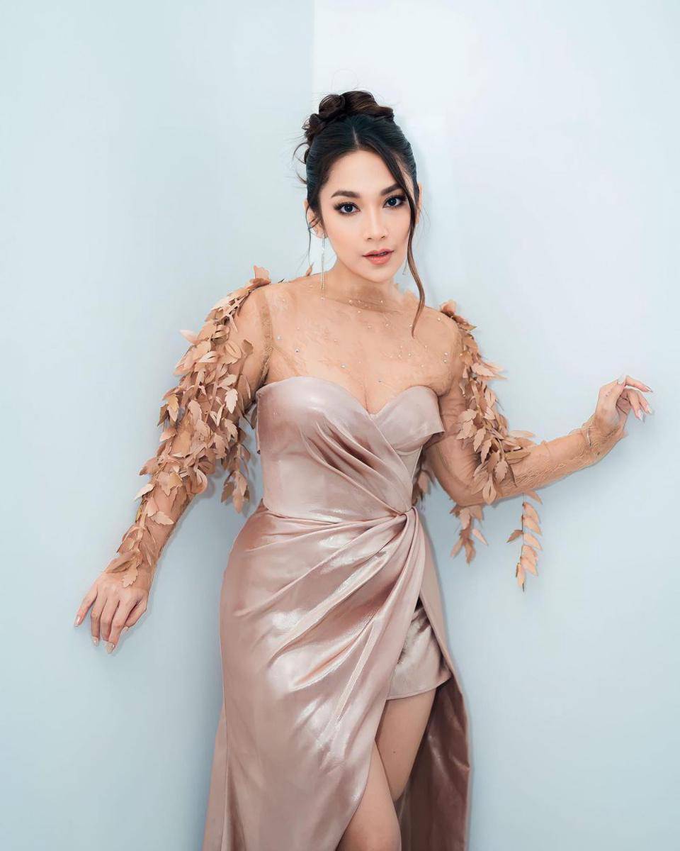 potret gaya rambut ala Dinda Kirana (instagram.com/dindakirana.s)