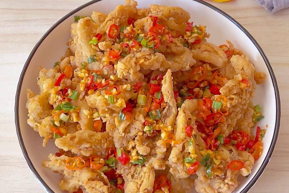 jamur kriwil cabai garam (YouTube.com/Fun Cooking with Yackikuka)