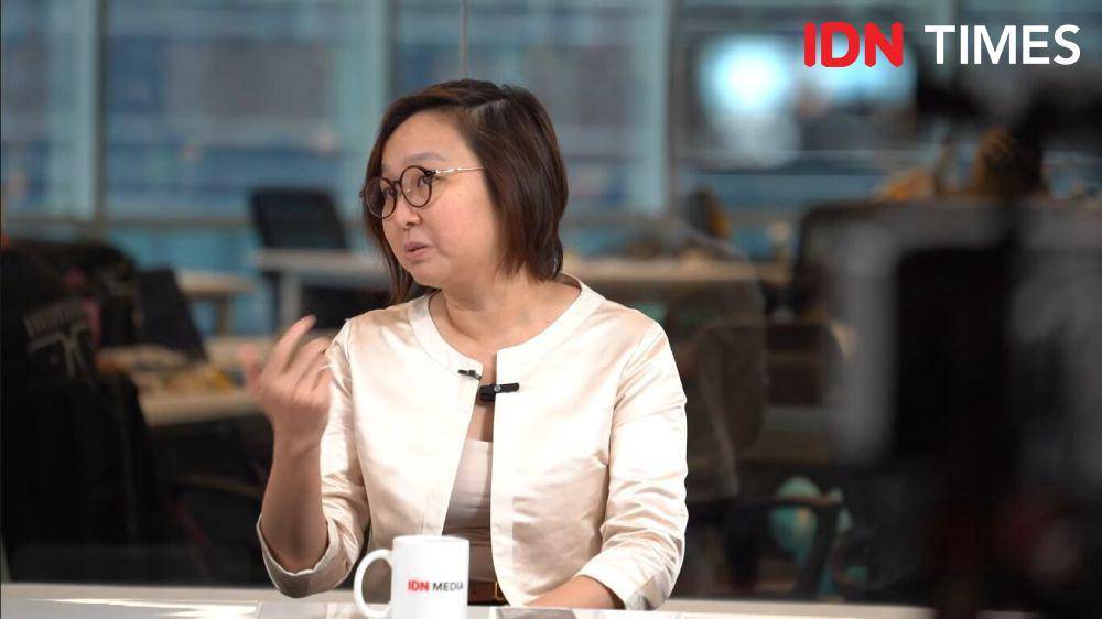 Potret Irene Umar dalam sesi "Real Talk with Uni Lubis : Wamenekraf Irene Umar: I Am On A Life Mission". 12 November 2024. (Youtube.com/IDN Times)