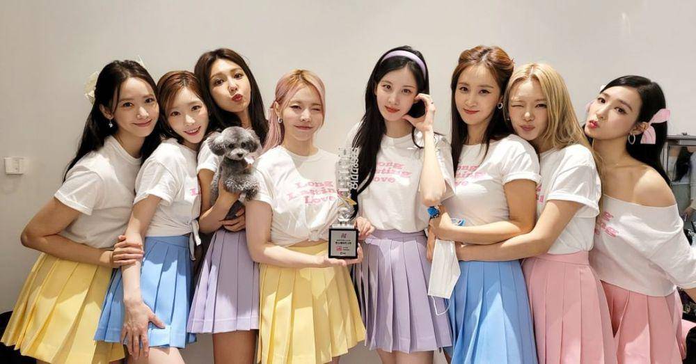 SNSD (instagram.com/girlsgeneration)