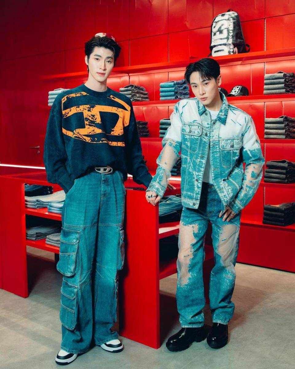 gaya french tuck ala Blue Pongtiwat (instagram.com/blue_pongtiwat)