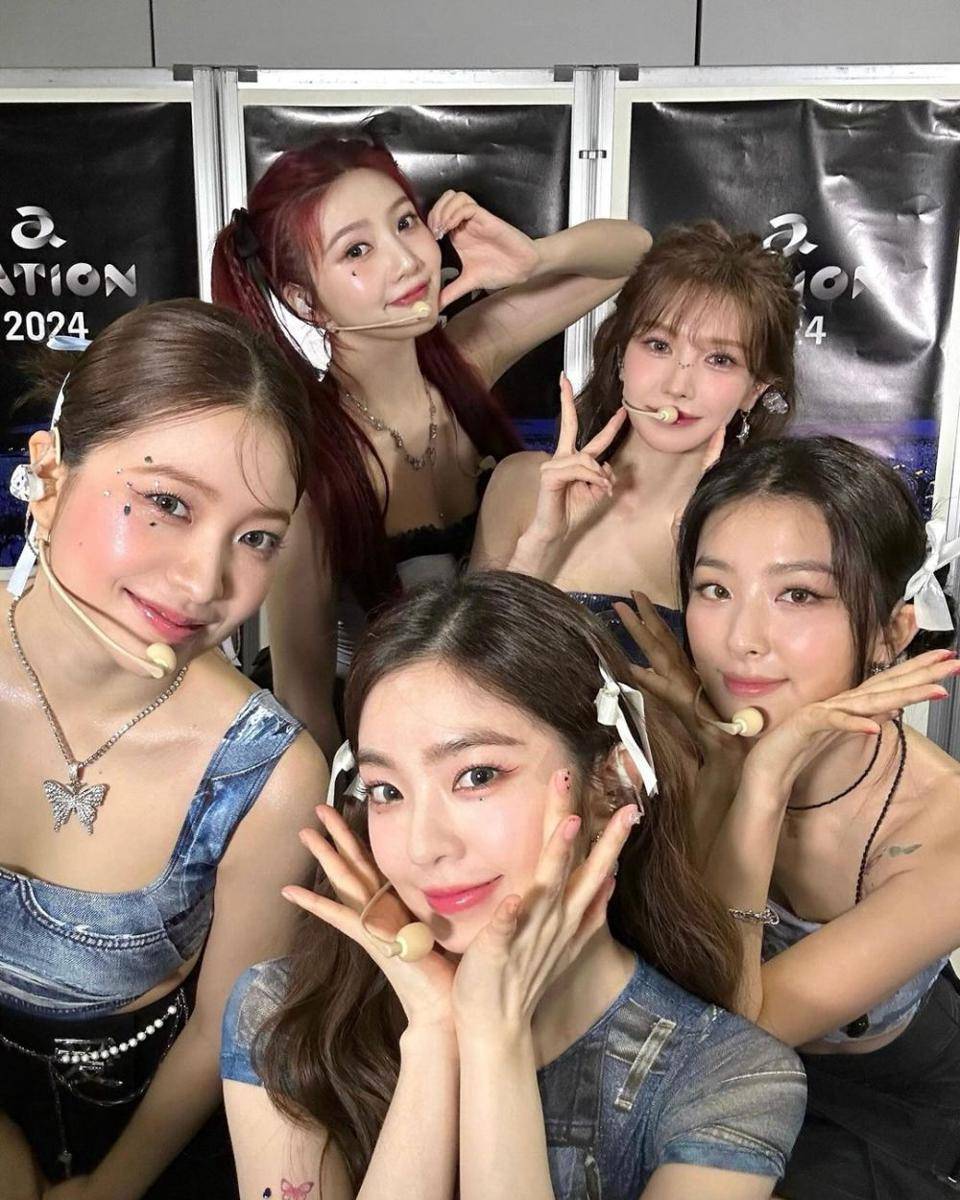 Red Velvet (instagram.com/redvelvet.smtown)