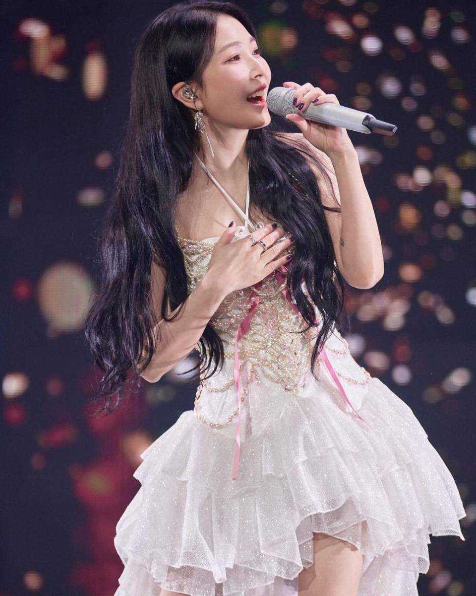 BoA (instagram.com/boakwon)